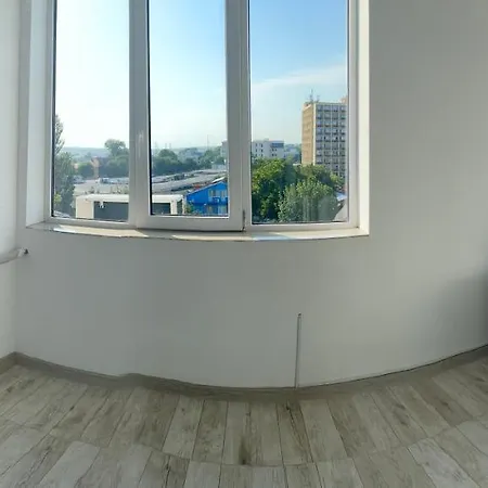 Studio 21 *
